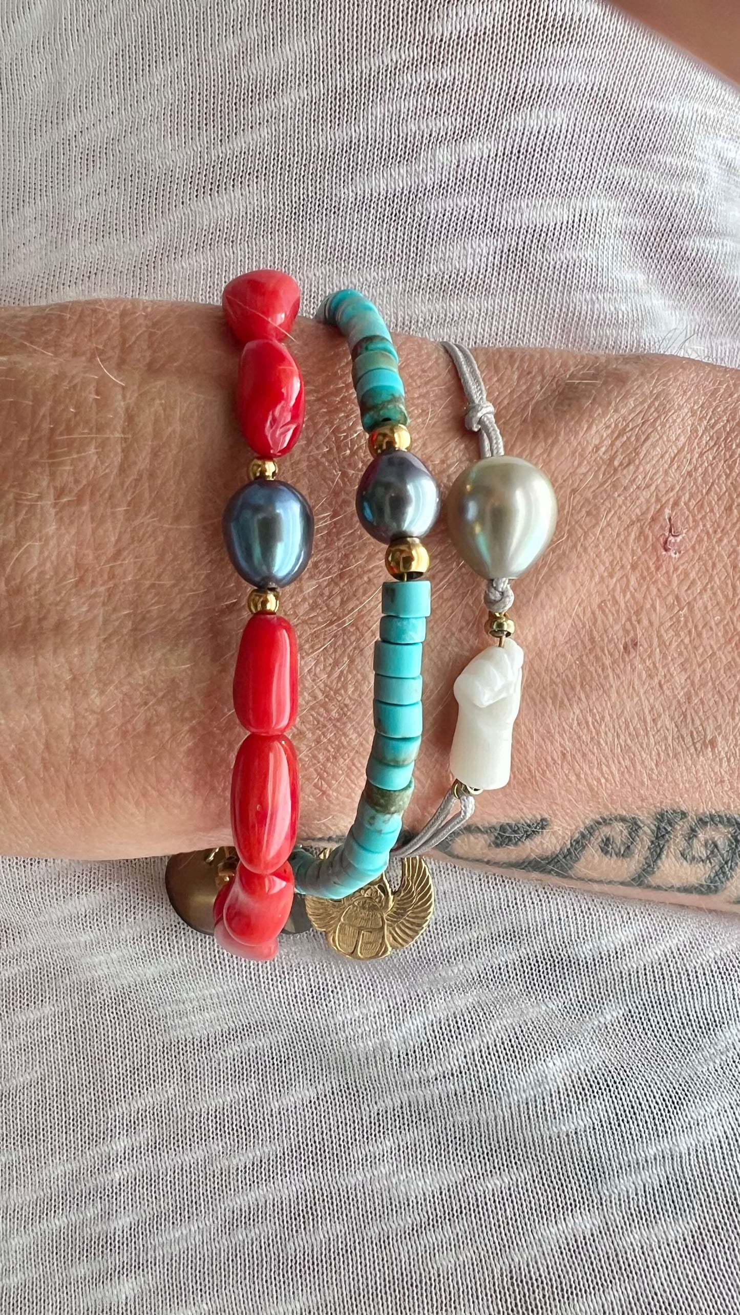 BRACELET