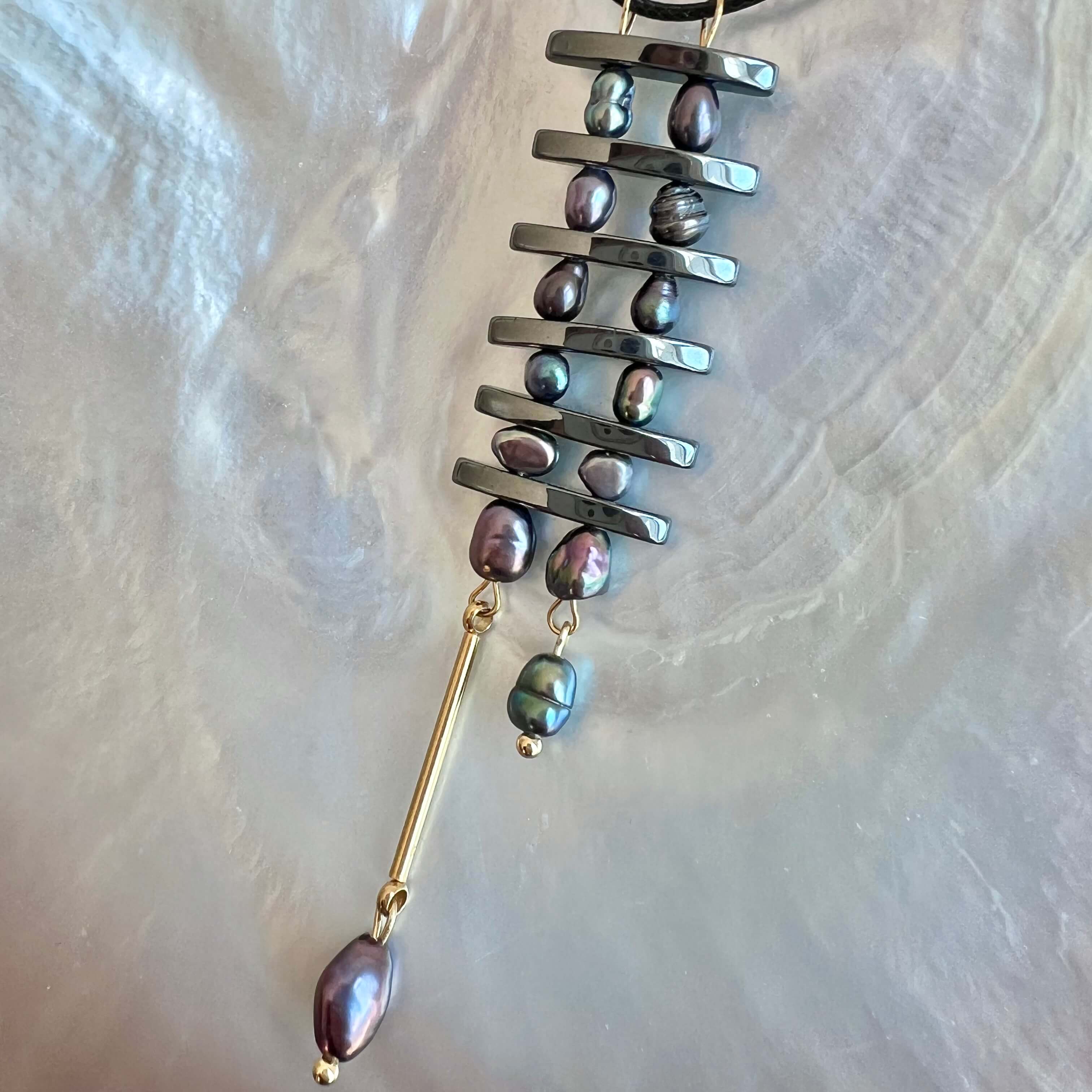 COLLIER ETA'ETA