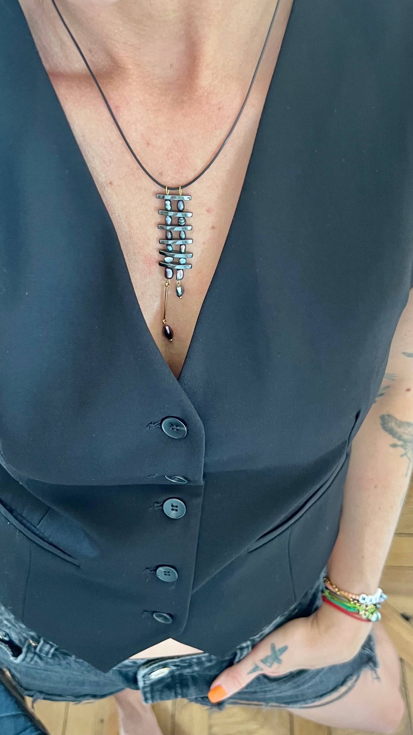 COLLIER ETA'ETA