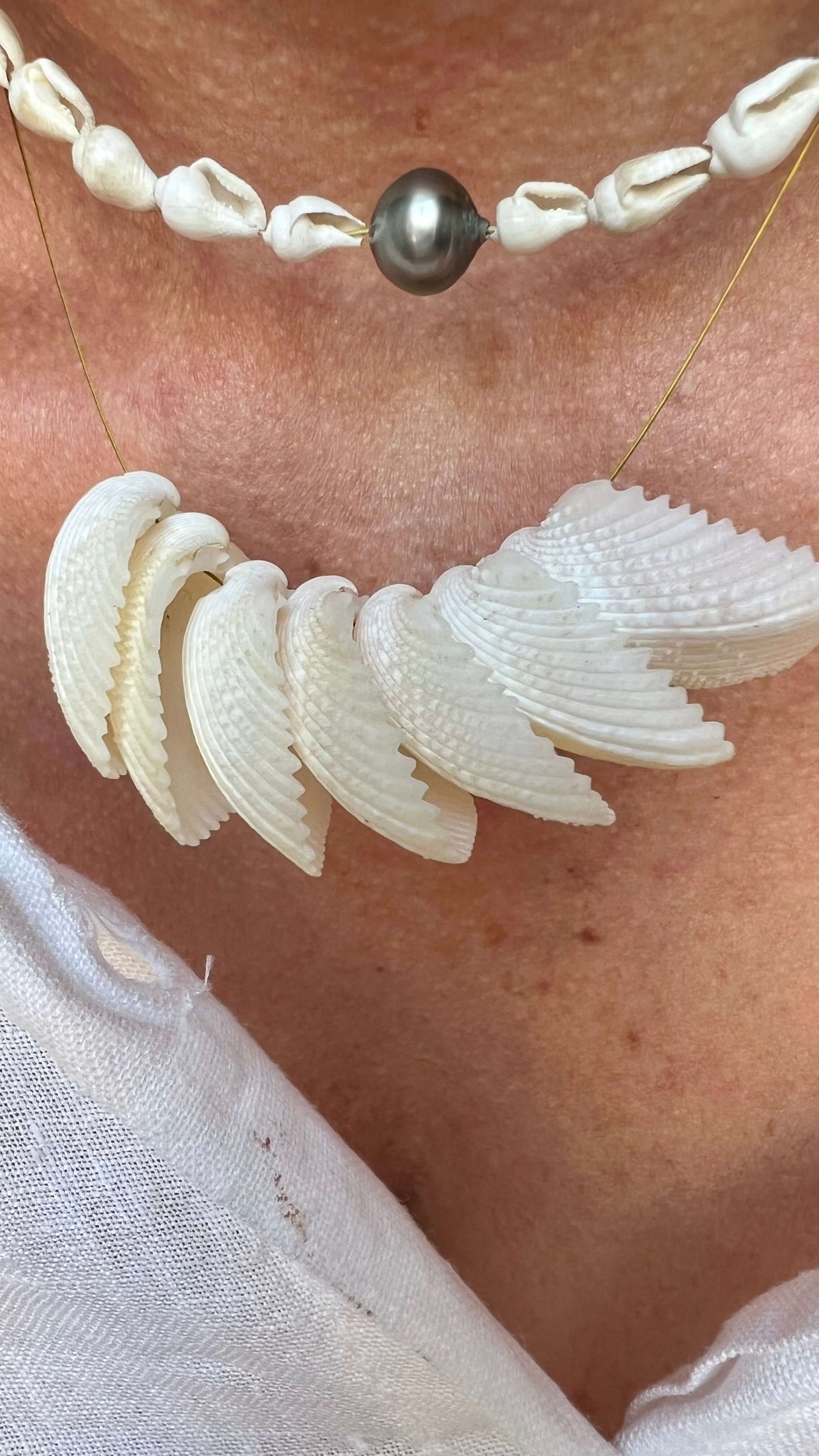 COLLIER 'ARE