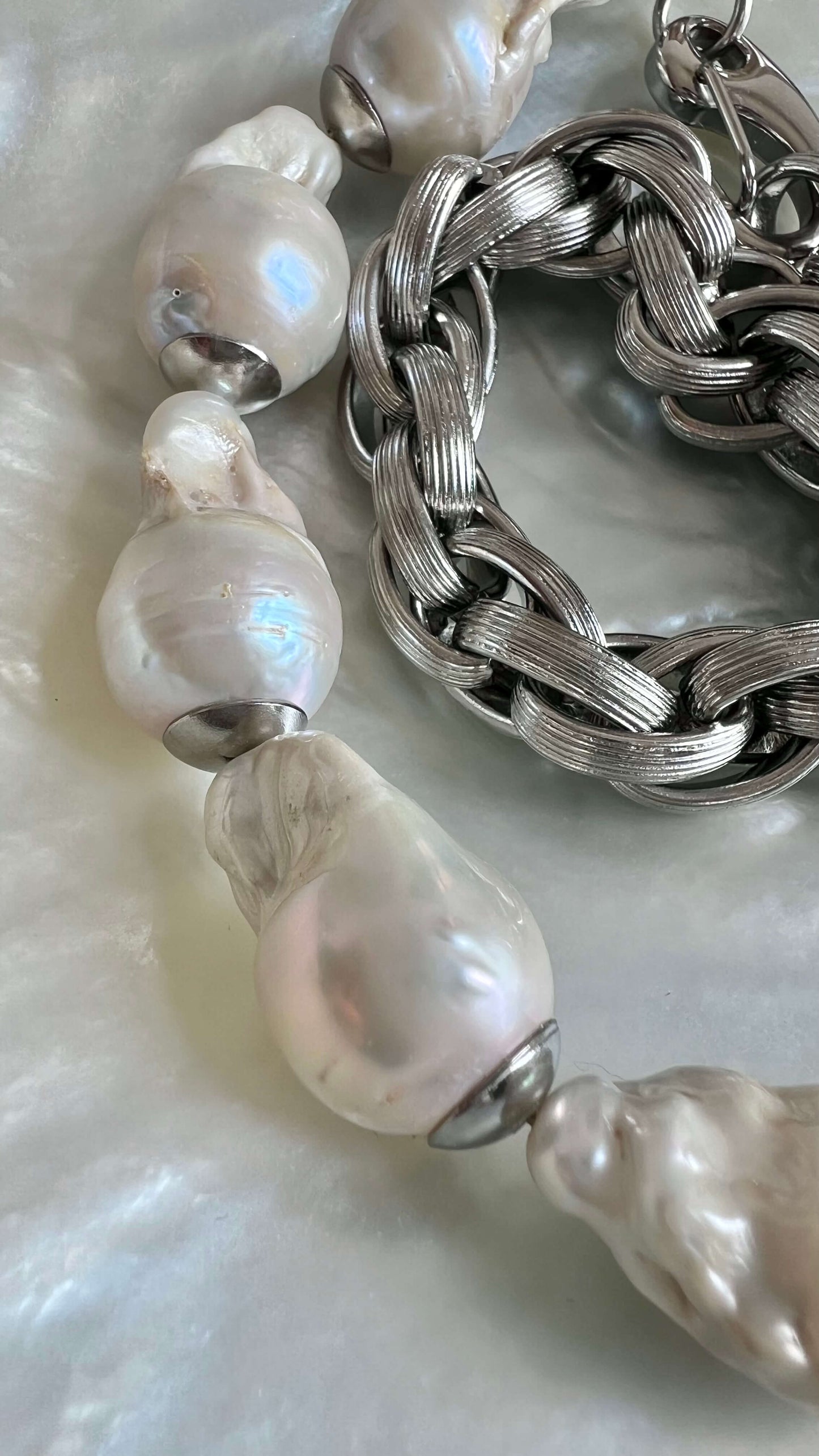 COLLIER