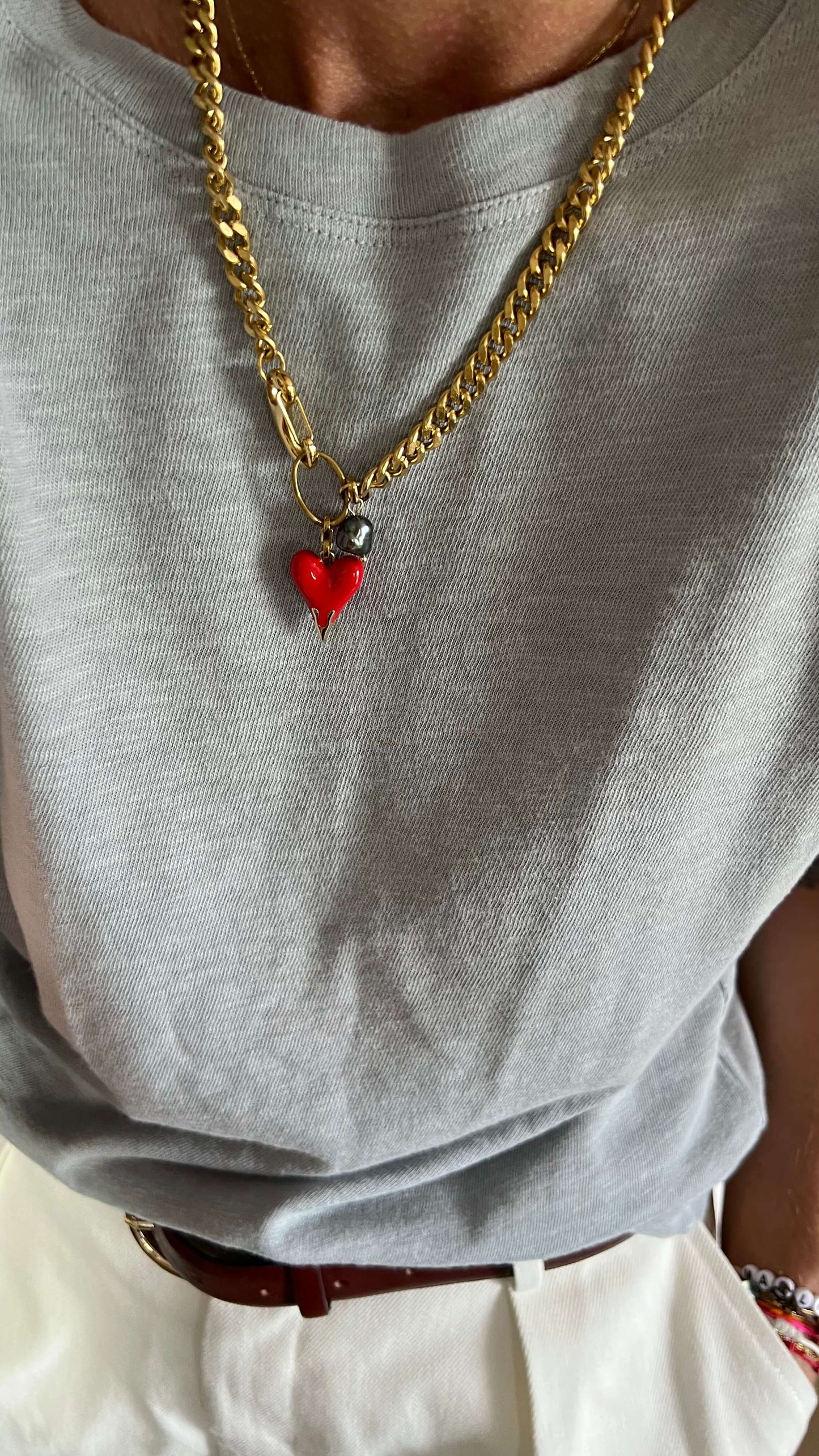 COLLIER AUAHI