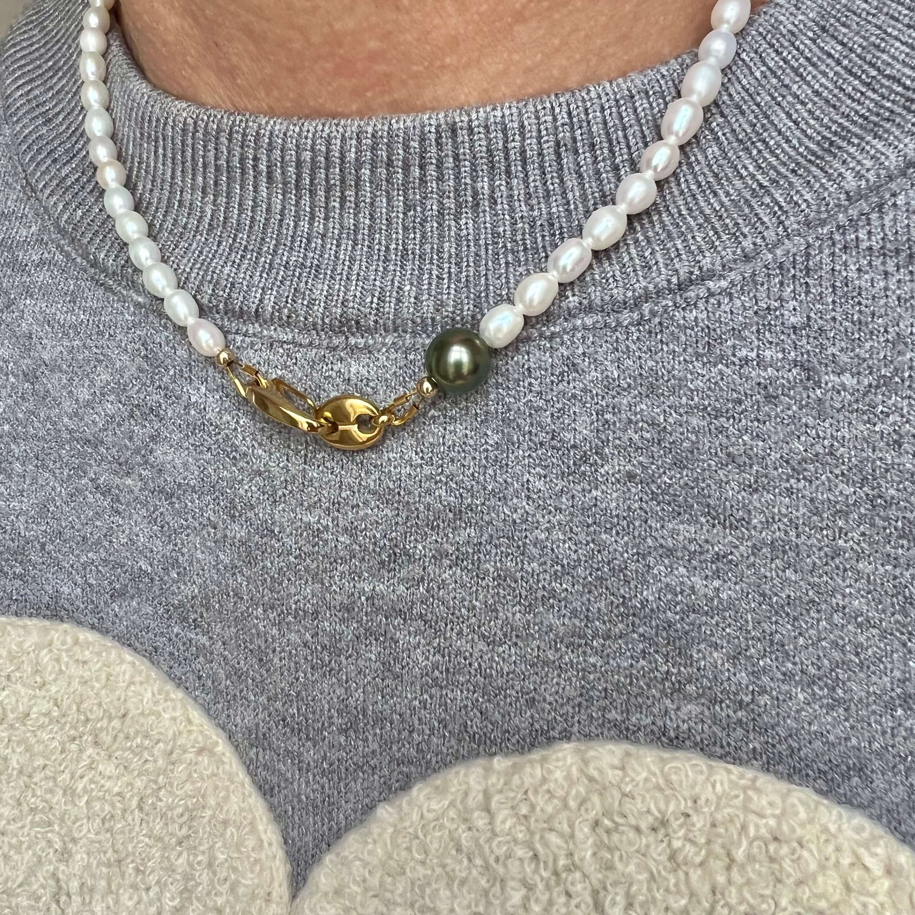COLLIER HŌNAPA