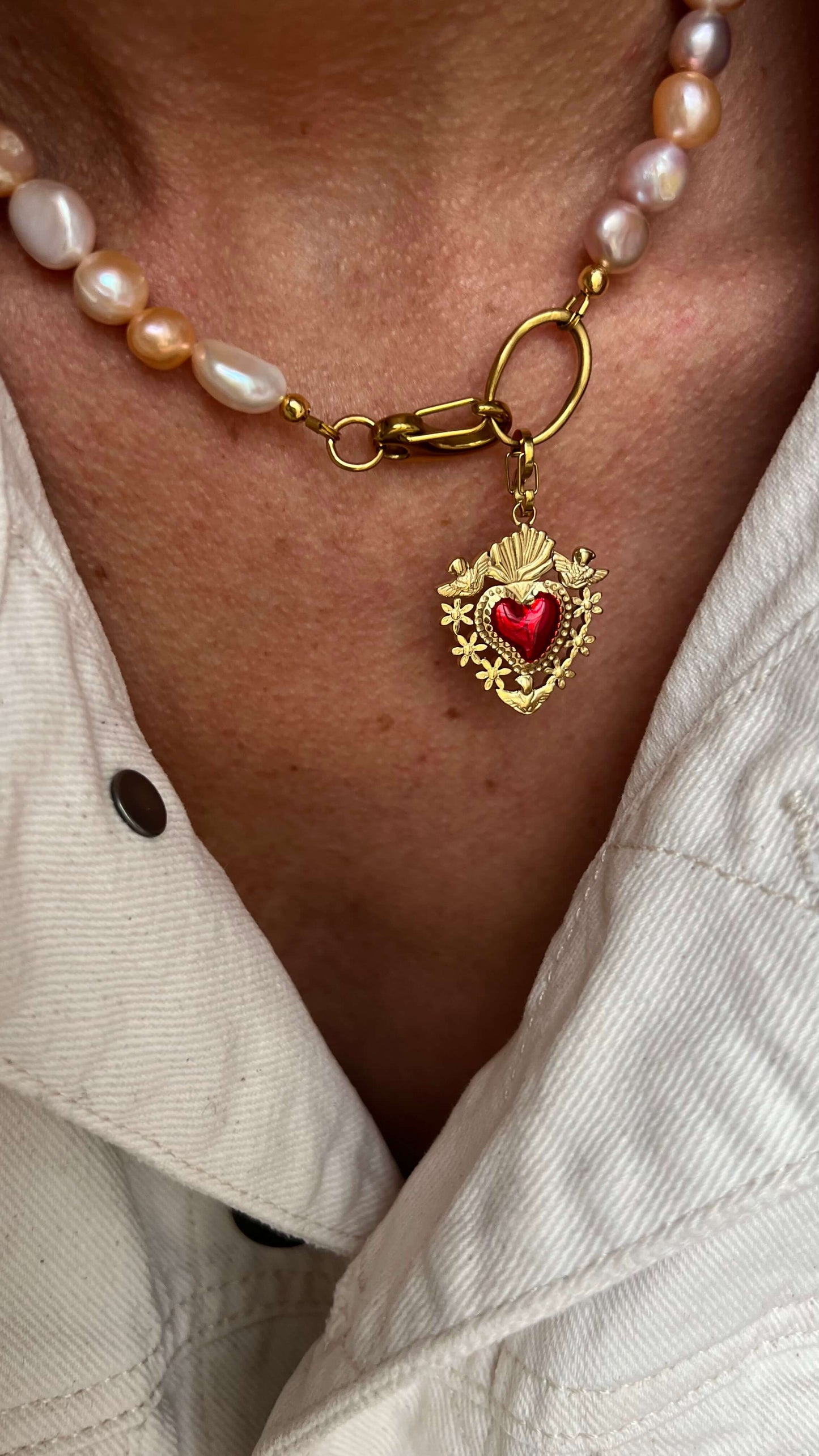 COLLIER MOEMOEĀ