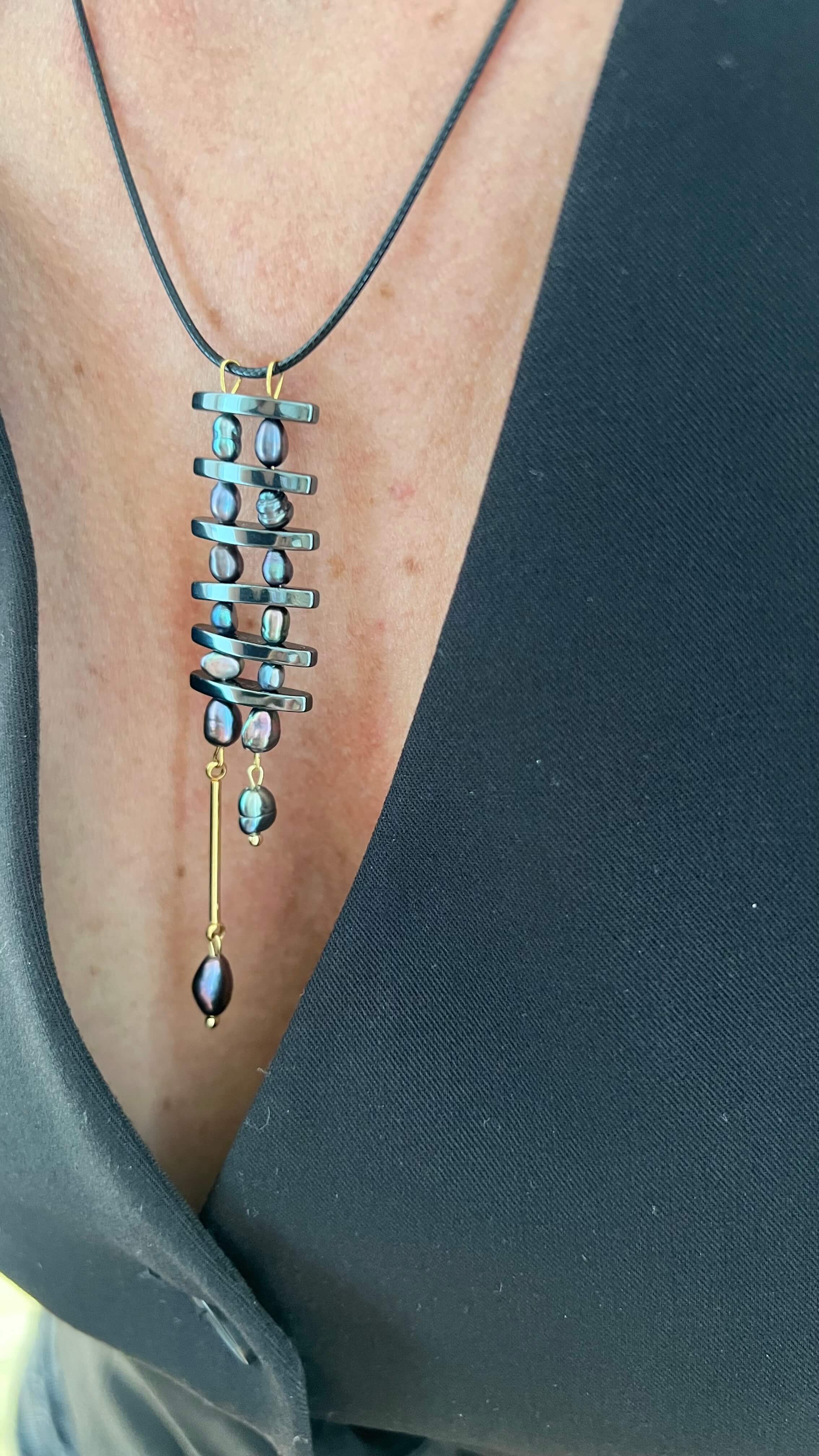 COLLIER ETA'ETA