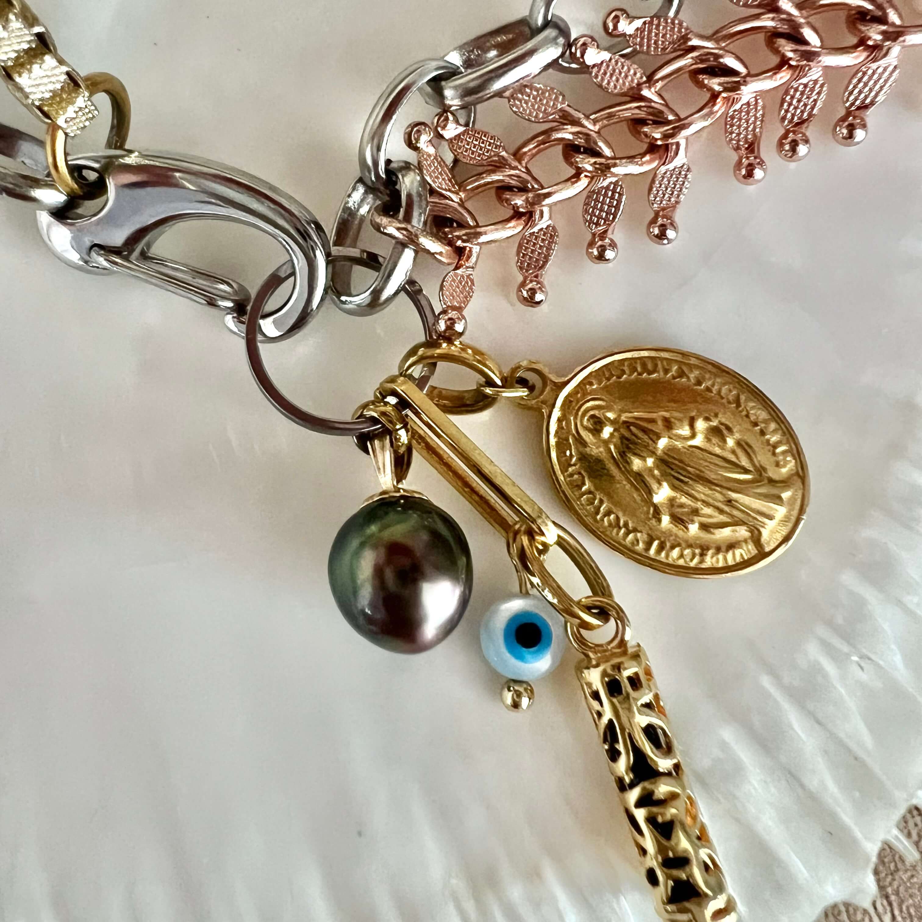 COLLIER TARITO'A
