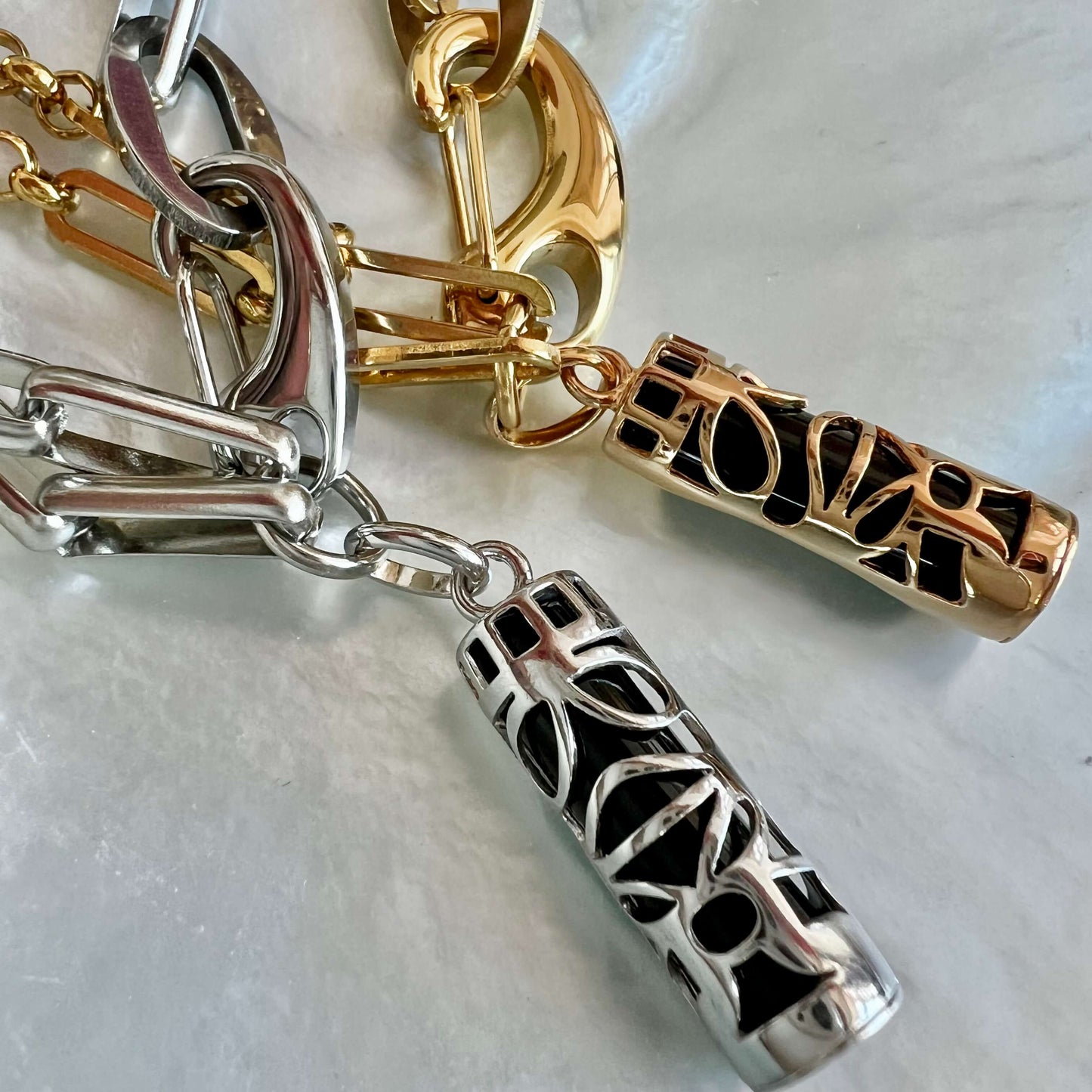 COLLIER TIKI