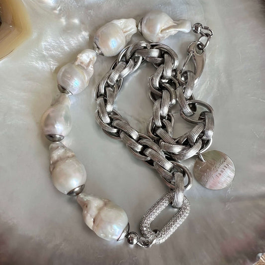 COLLIER