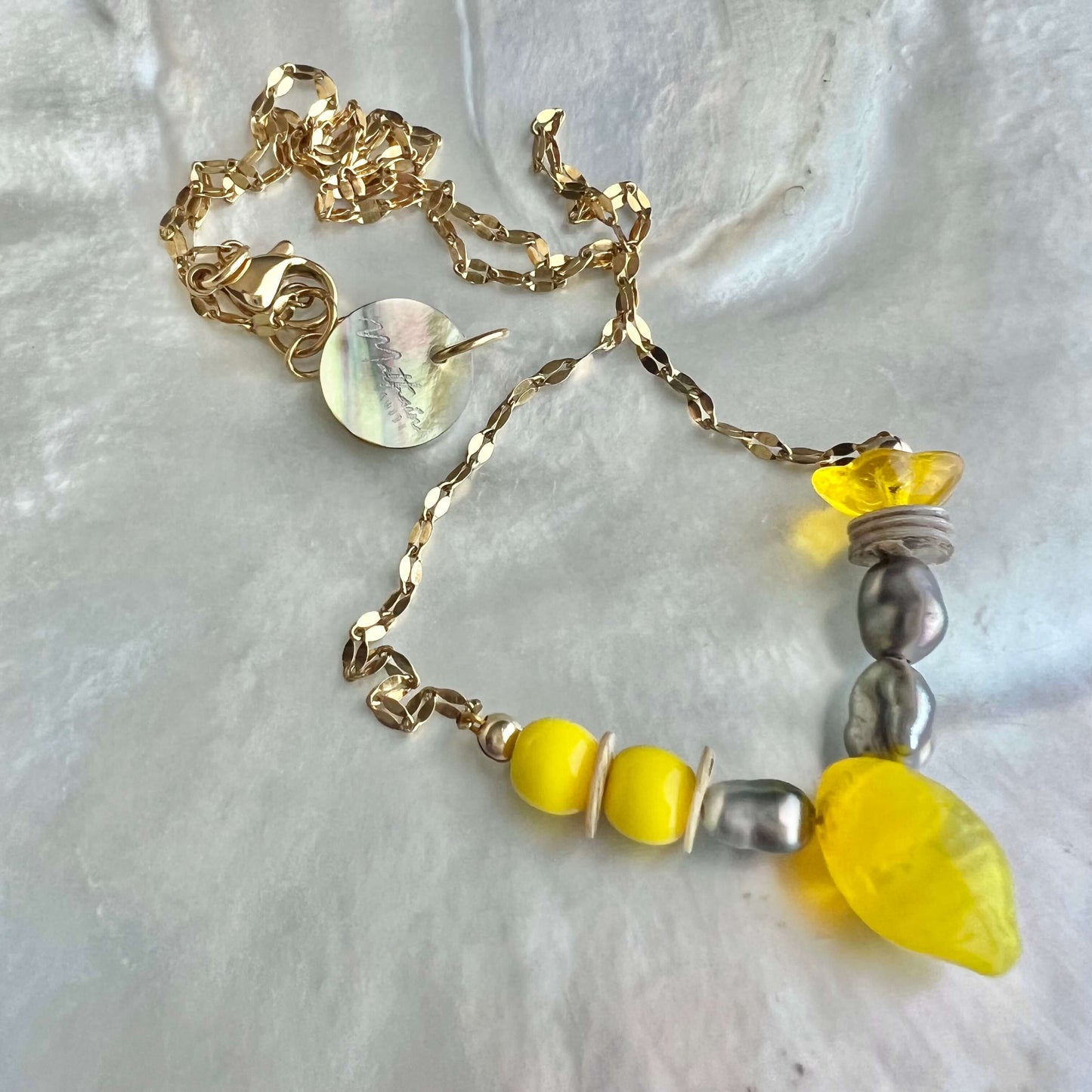 COLLIER TĀPORO