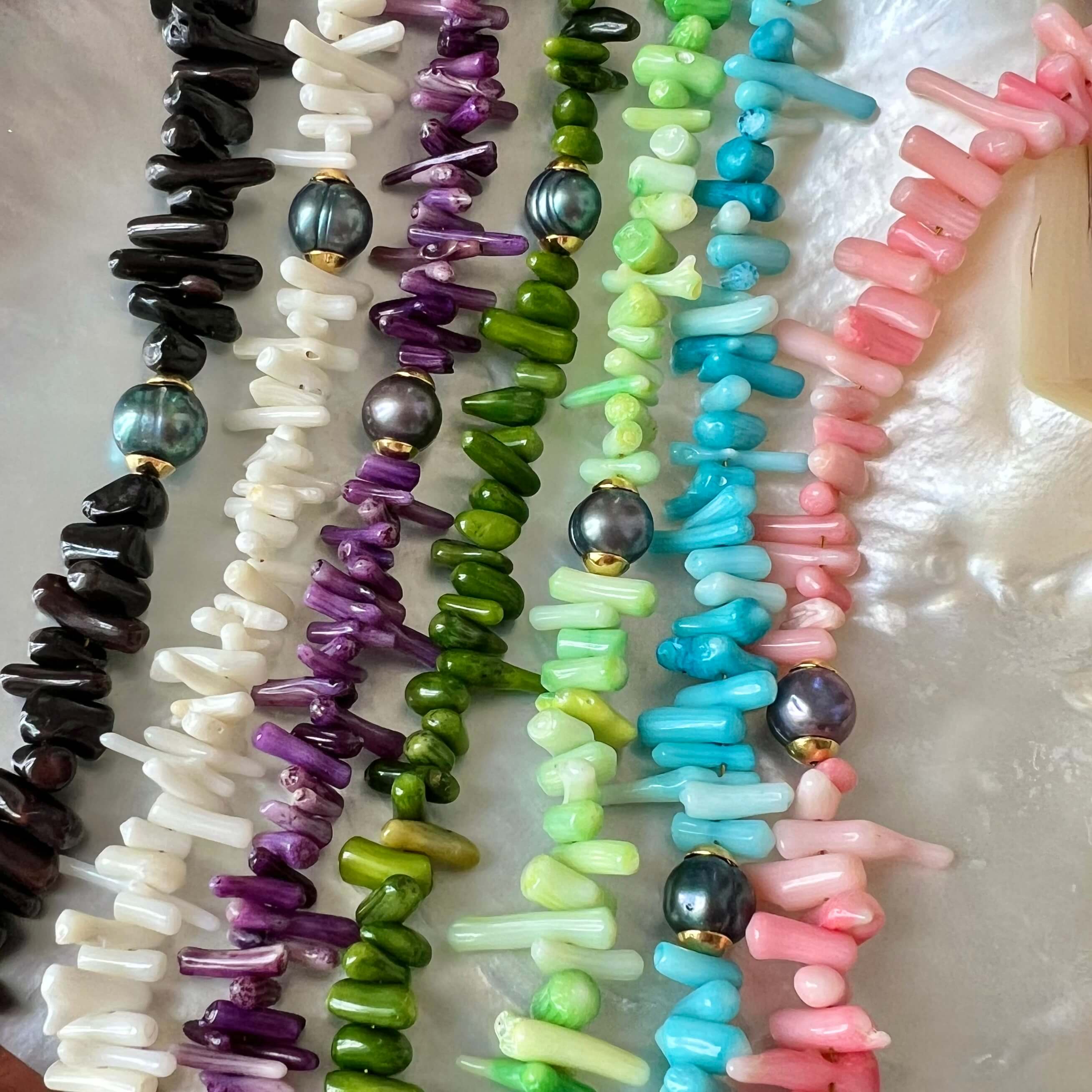COLLIER 'ĀTIPI