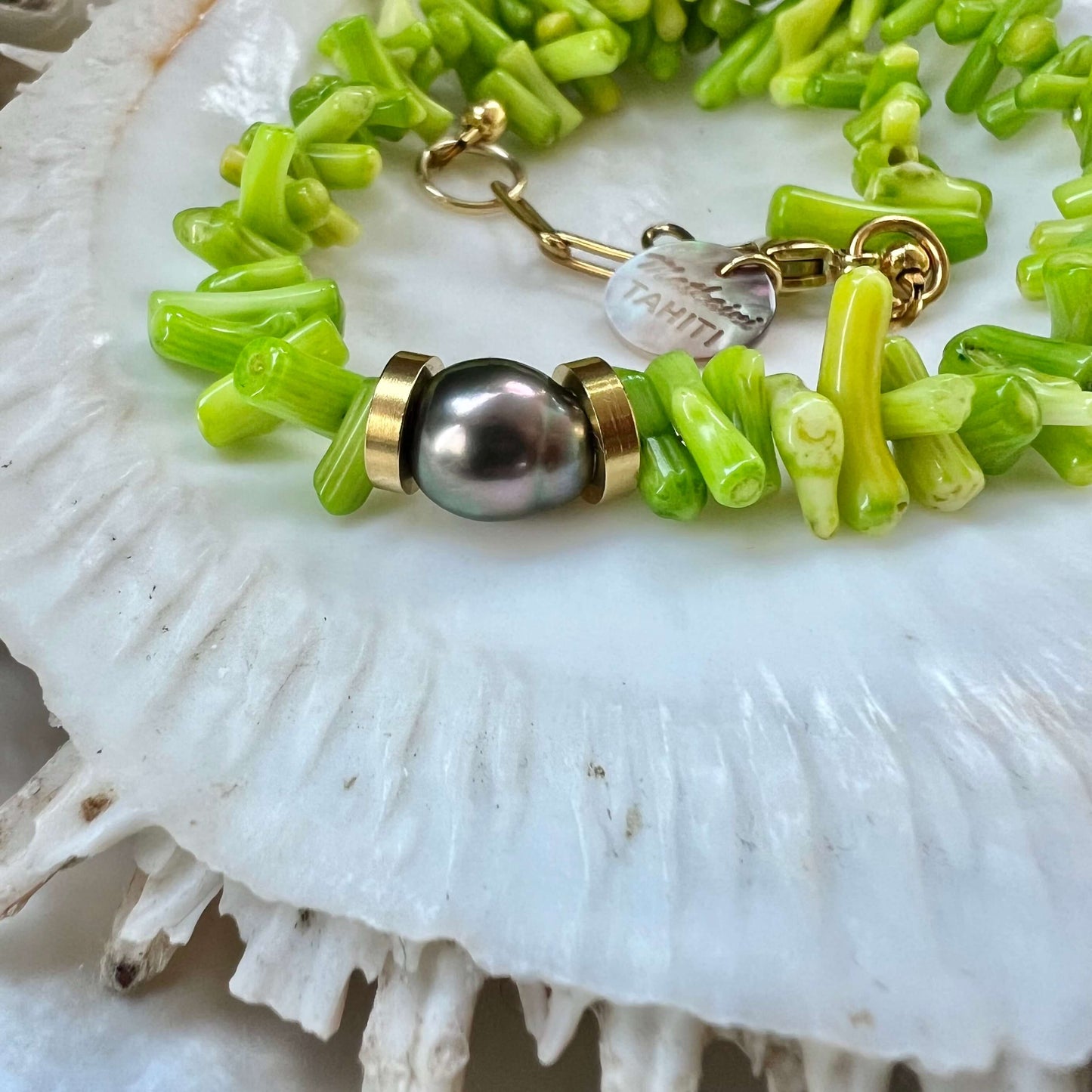 COLLIER FARERO