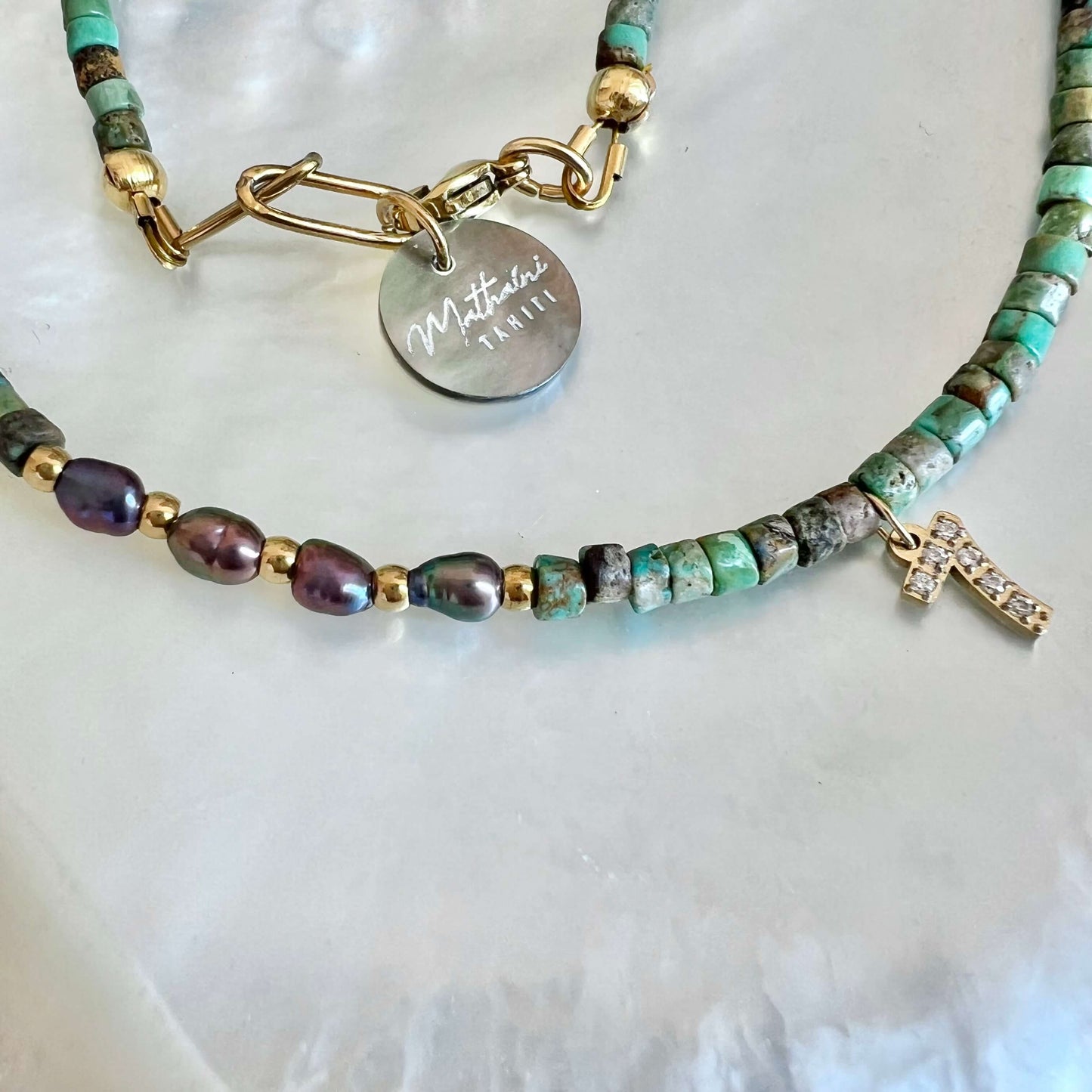 COLLIER PĀRAHI
