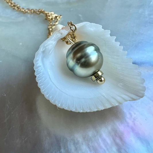 COLLIER PĀRAU